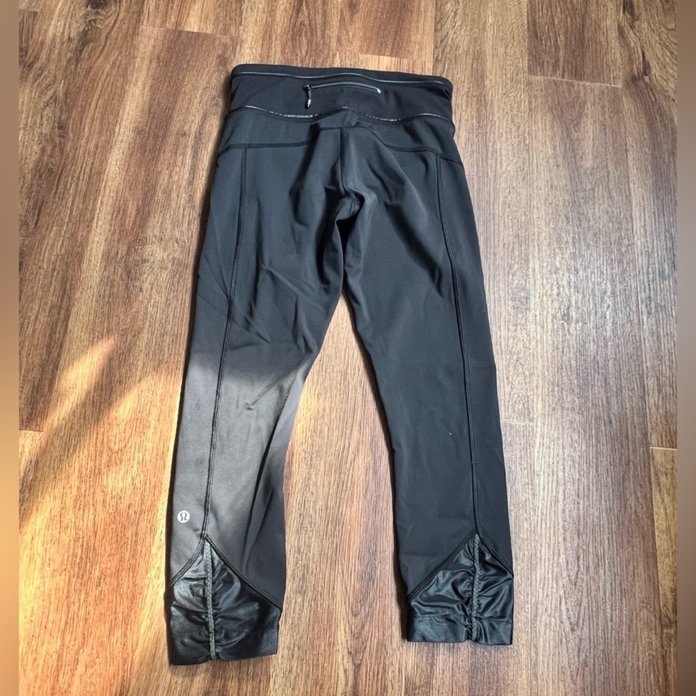 Lululemon Athletica Black Capris womens size - Picture 3 of 7